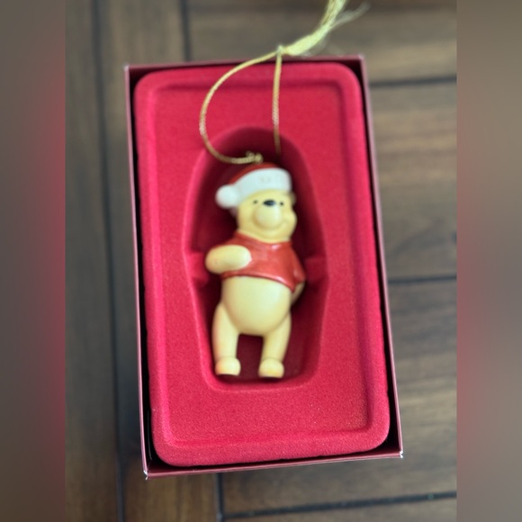 2011 Lenox Pooh’s Santa Surprise Porcelain Ornament - Picture 2 of 5